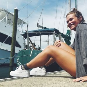 Meet your Posher, Olivia